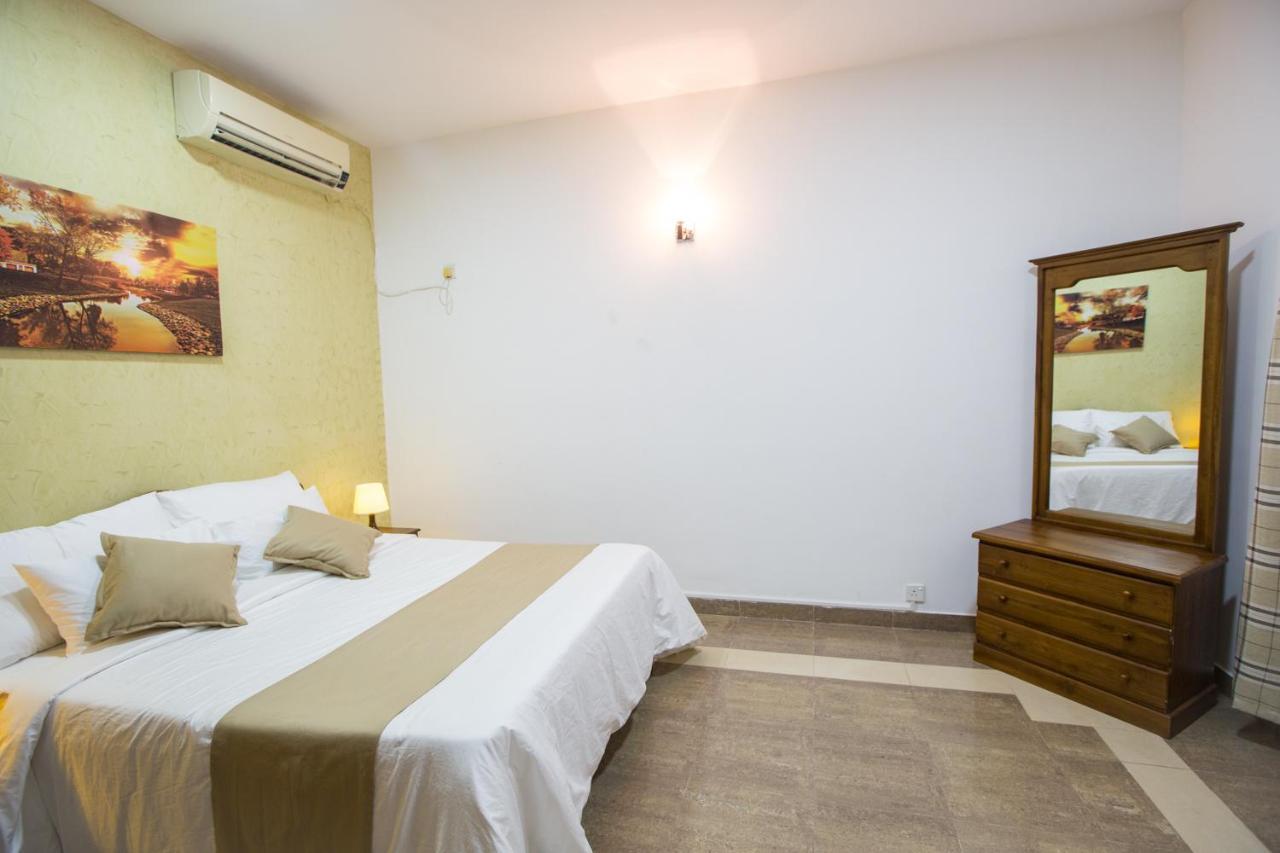 Maple Tree Residencies Hotel Dehiwala-Mount Lavinia Ngoại thất bức ảnh